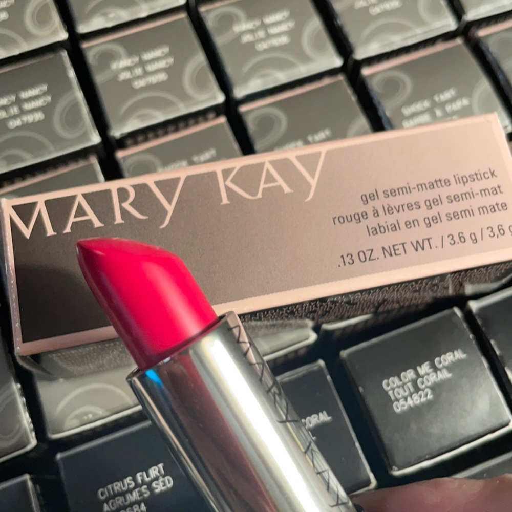 Mary Kay Gel Semi-Matte Lipstick-Powerful Pink